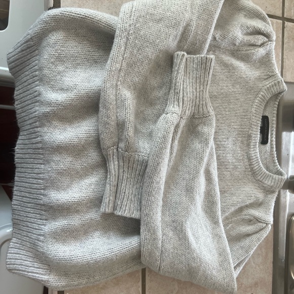 Banana republic sweater - Picture 2 of 3